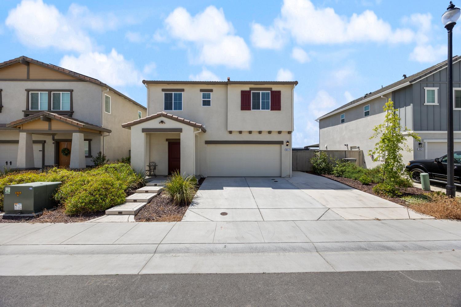 Detail Gallery Image 1 of 25 For 9017 Farmstead Cir, Roseville,  CA 95747 - 4 Beds | 2/1 Baths