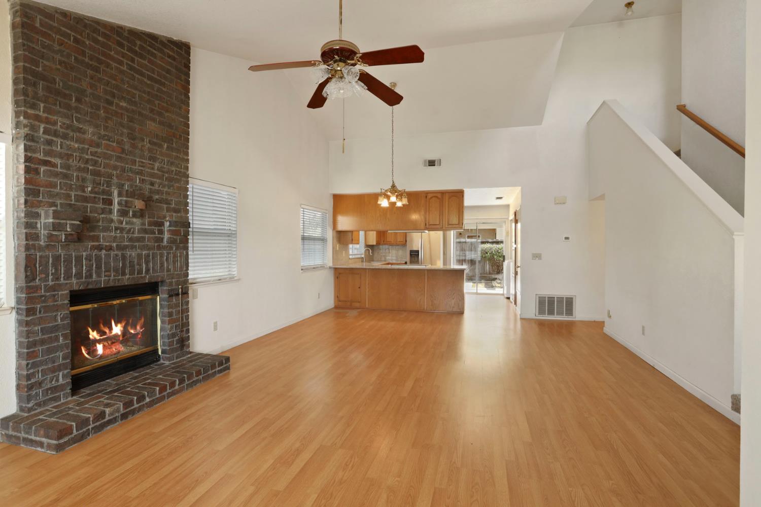 Detail Gallery Image 8 of 37 For 861 E Hawkeye Ave, Turlock,  CA 95380 - 3 Beds | 2/1 Baths