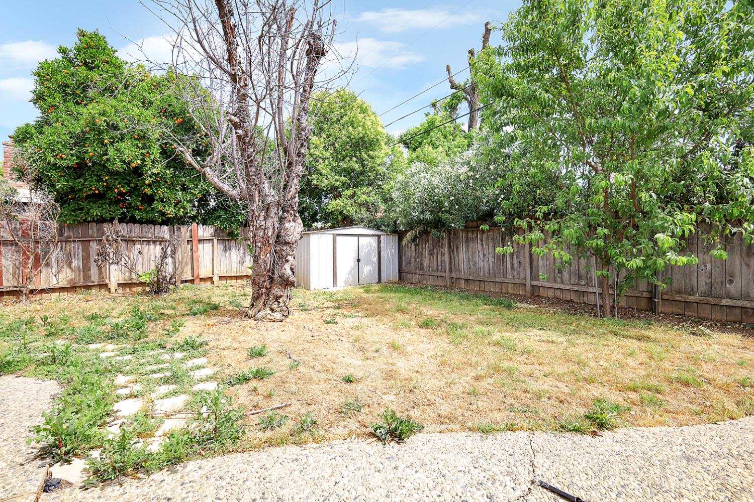 Detail Gallery Image 24 of 25 For 1440 Peach Tree Ln, Yuba City,  CA 95993 - 3 Beds | 2 Baths