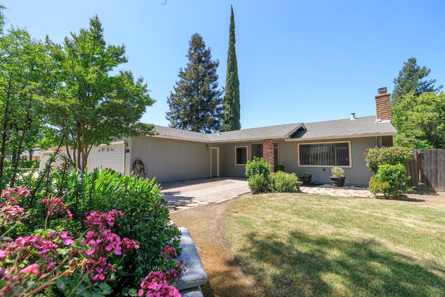 Detail Gallery Image 3 of 34 For 2609 Finlandia Ave, Modesto,  CA 95358 - 3 Beds | 2 Baths