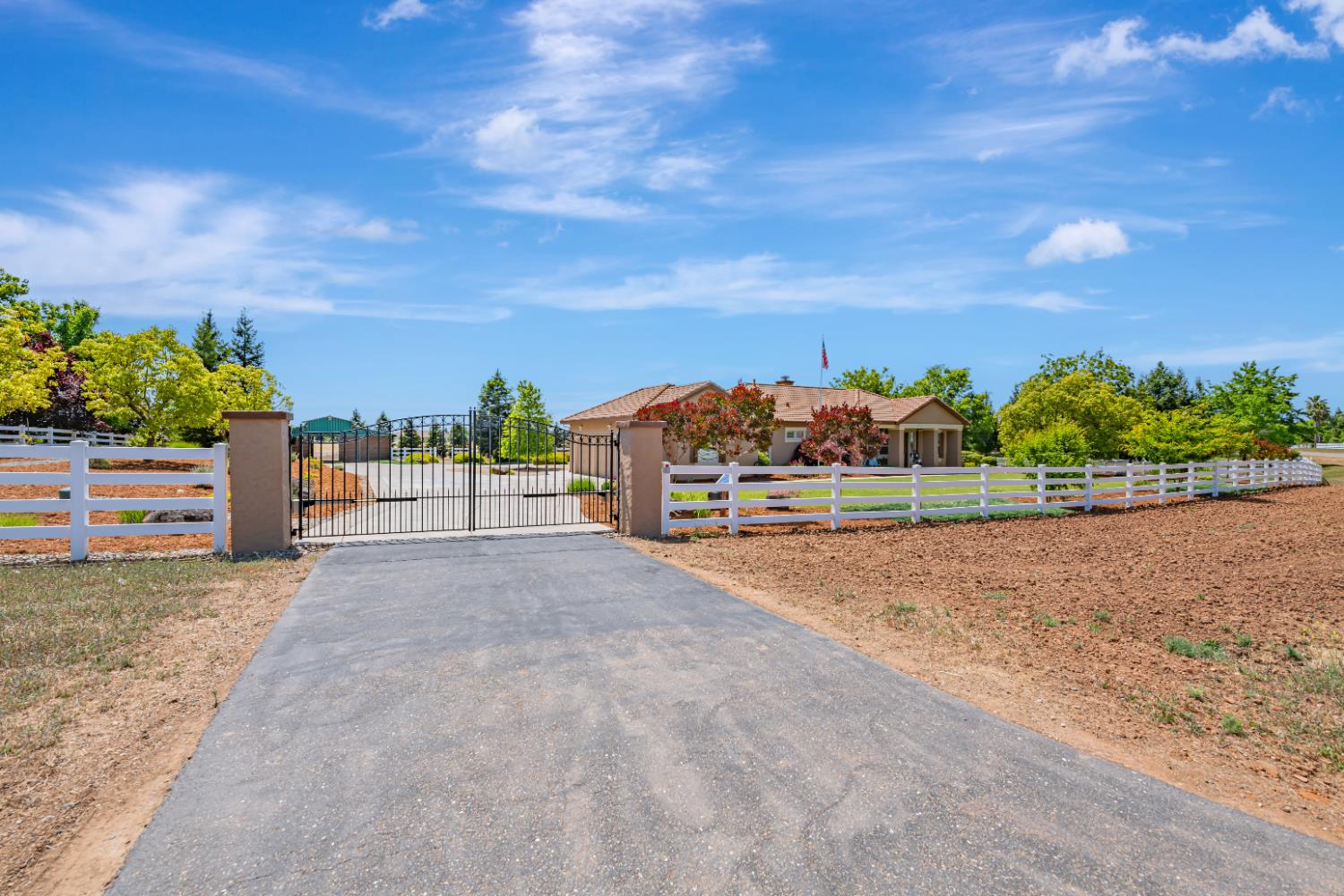 Detail Gallery Image 2 of 65 For 12760 Riding Trail Dr, Wilton,  CA 95693 - 3 Beds | 2 Baths