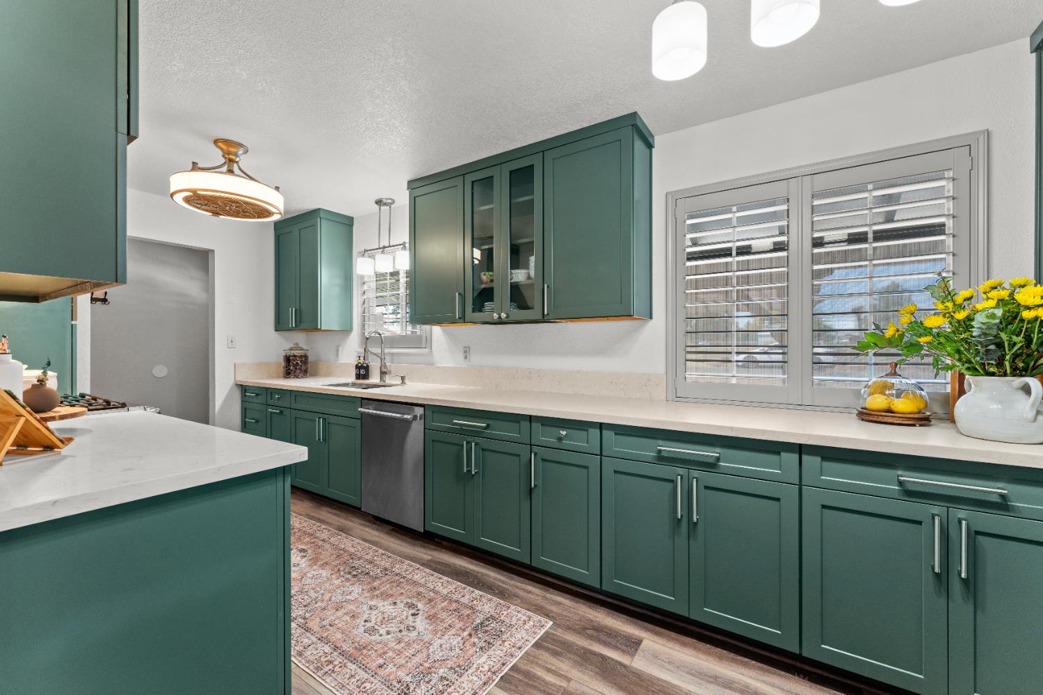 Detail Gallery Image 5 of 63 For 7242 22nd St, Rio Linda,  CA 95673 - 3 Beds | 2 Baths
