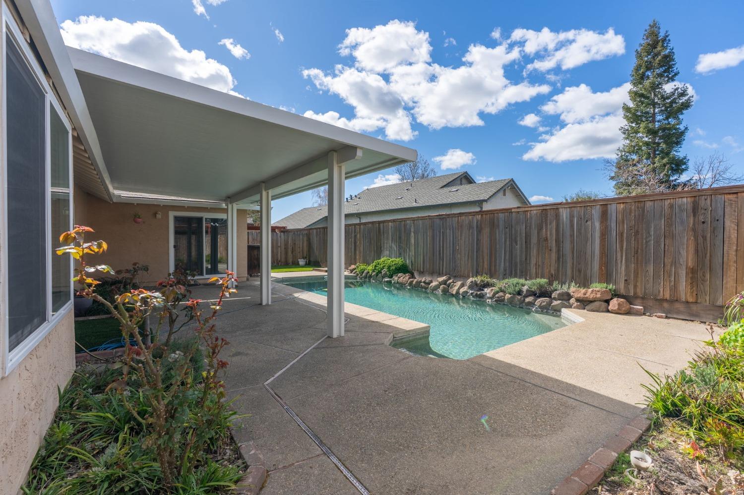Detail Gallery Image 31 of 52 For 1047 Miwok Dr, Lodi,  CA 95240 - 3 Beds | 2 Baths