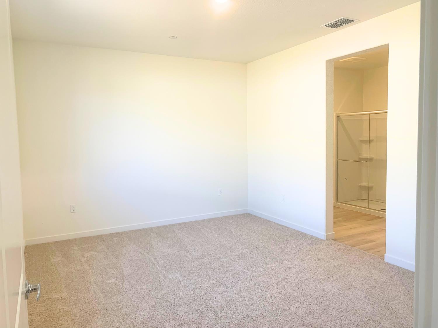 Detail Gallery Image 4 of 9 For 5042 E Horner Ave, Stockton,  CA 95215 - 4 Beds | 2 Baths