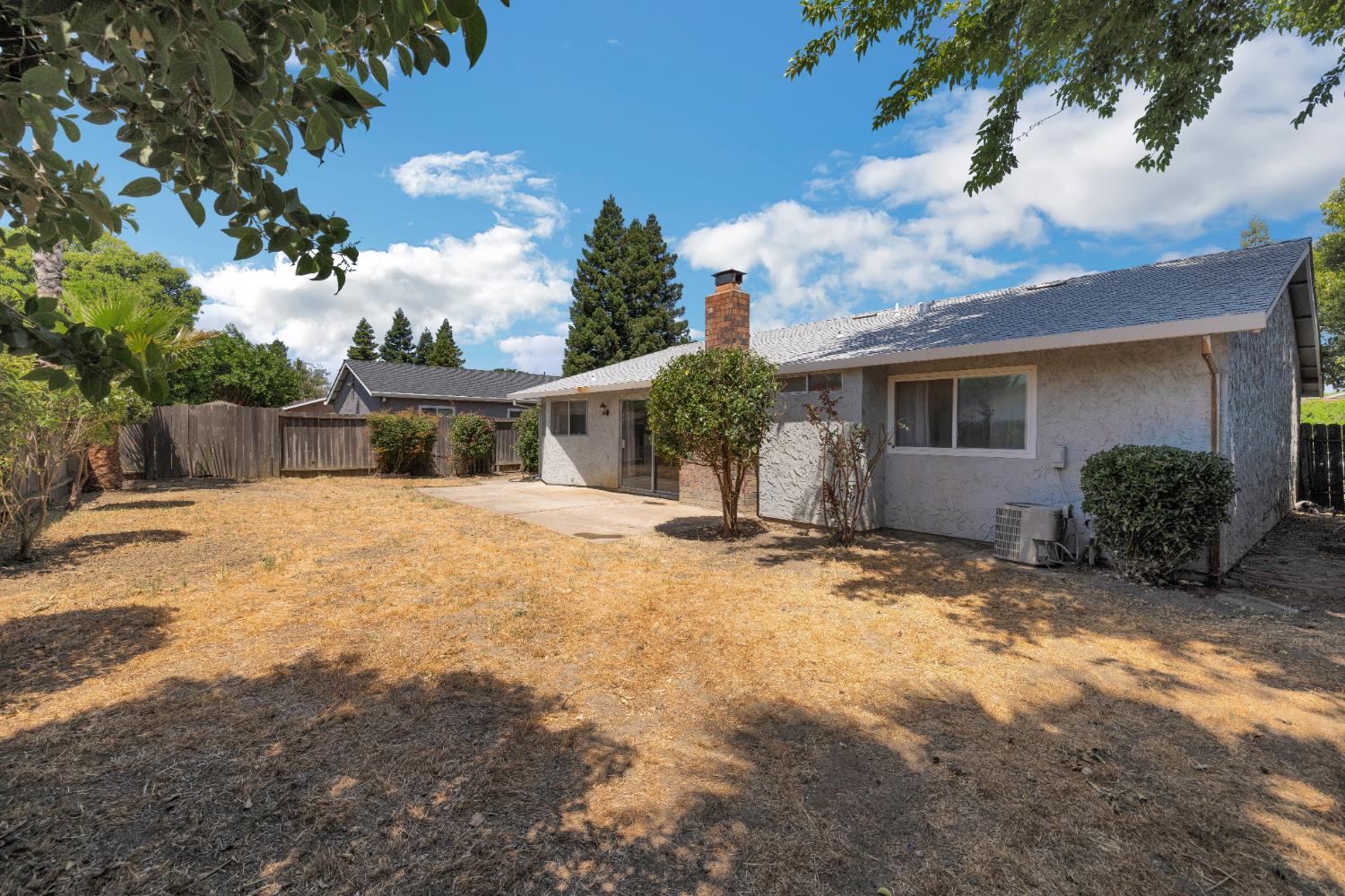 Detail Gallery Image 33 of 38 For 319 Valleywood Dr, Woodland,  CA 95695 - 3 Beds | 2 Baths