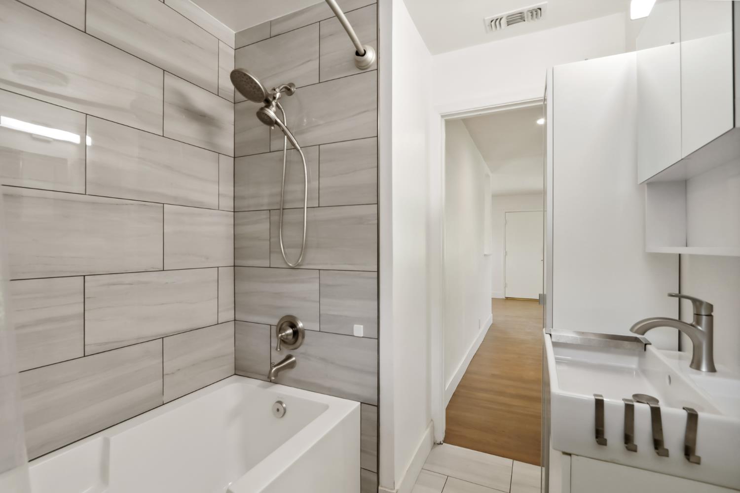Detail Gallery Image 24 of 59 For 5250 71st St, Sacramento,  CA 95820 - 3 Beds | 1 Baths