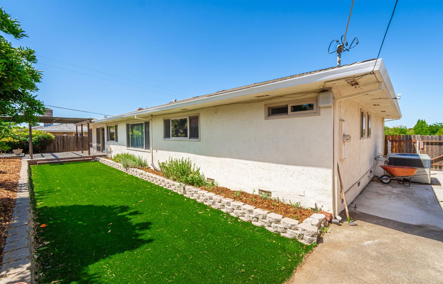 Detail Gallery Image 47 of 65 For 5612 Jolly Ct, Fair Oaks,  CA 95628 - 3 Beds | 2 Baths