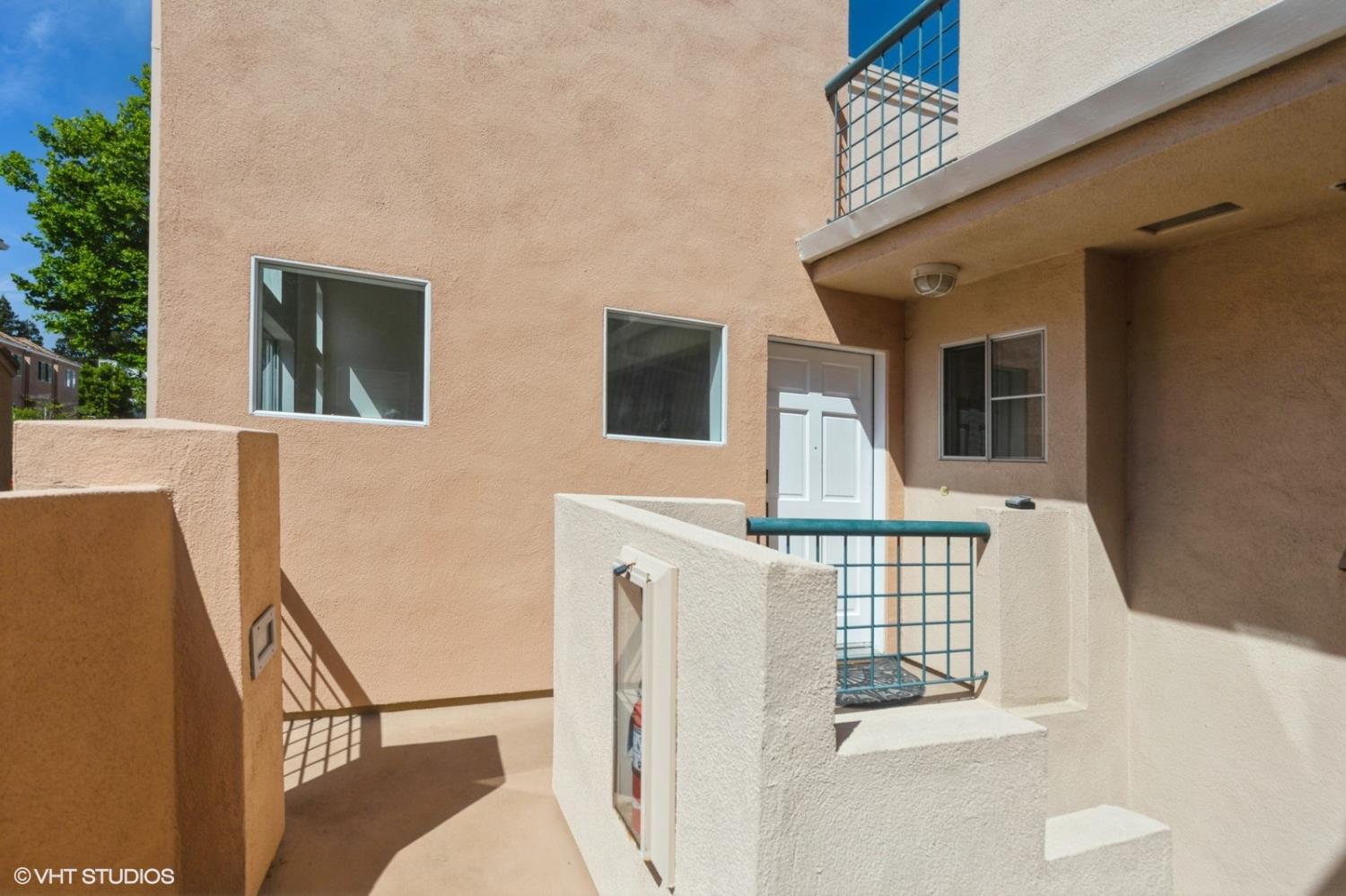 Detail Gallery Image 1 of 48 For 987 Asilomar Ter #2,  Sunnyvale,  CA 94086 - 2 Beds | 2/1 Baths