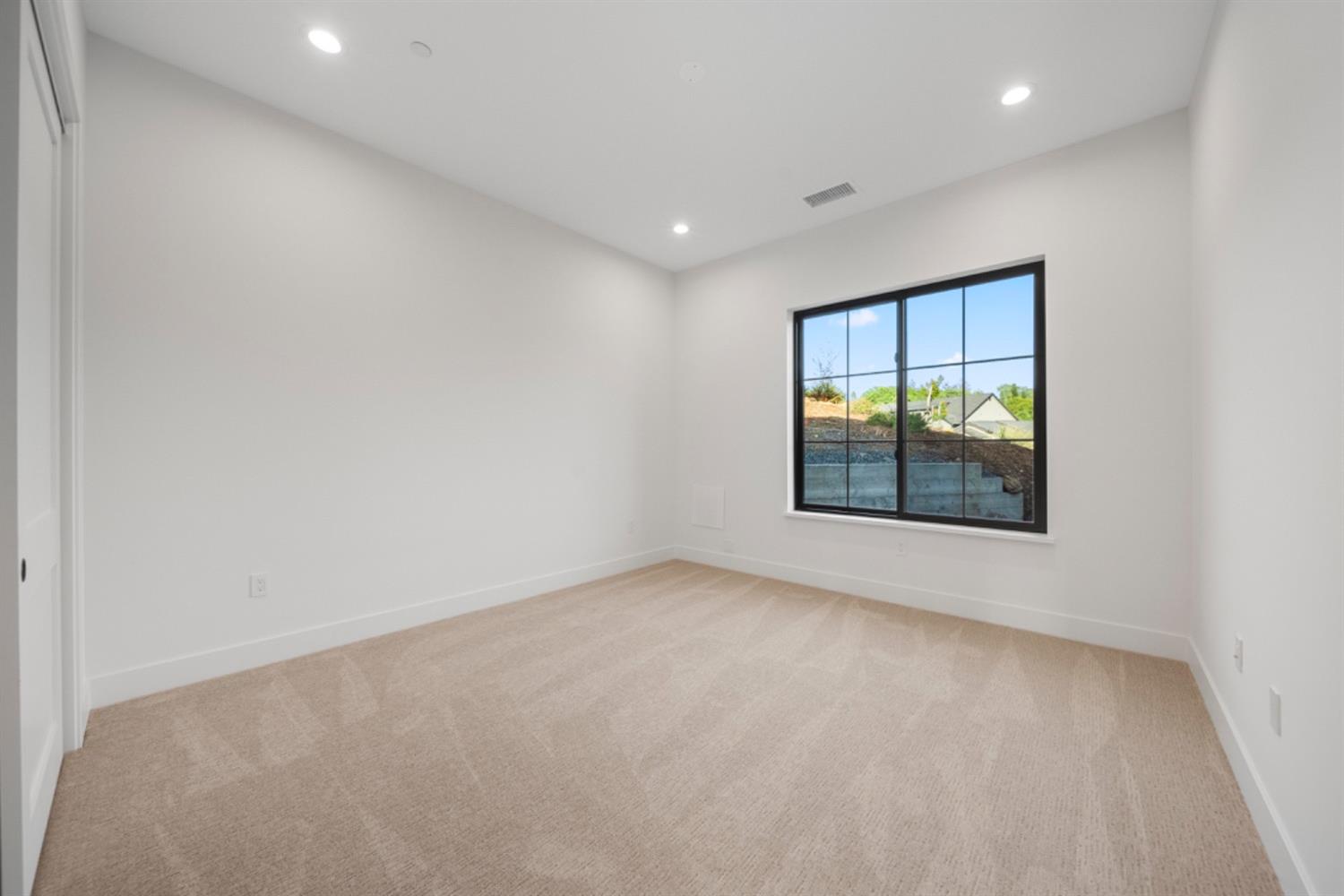 Detail Gallery Image 22 of 31 For 23846 Ironwood Ct, Auburn,  CA 95602 - 4 Beds | 3 Baths
