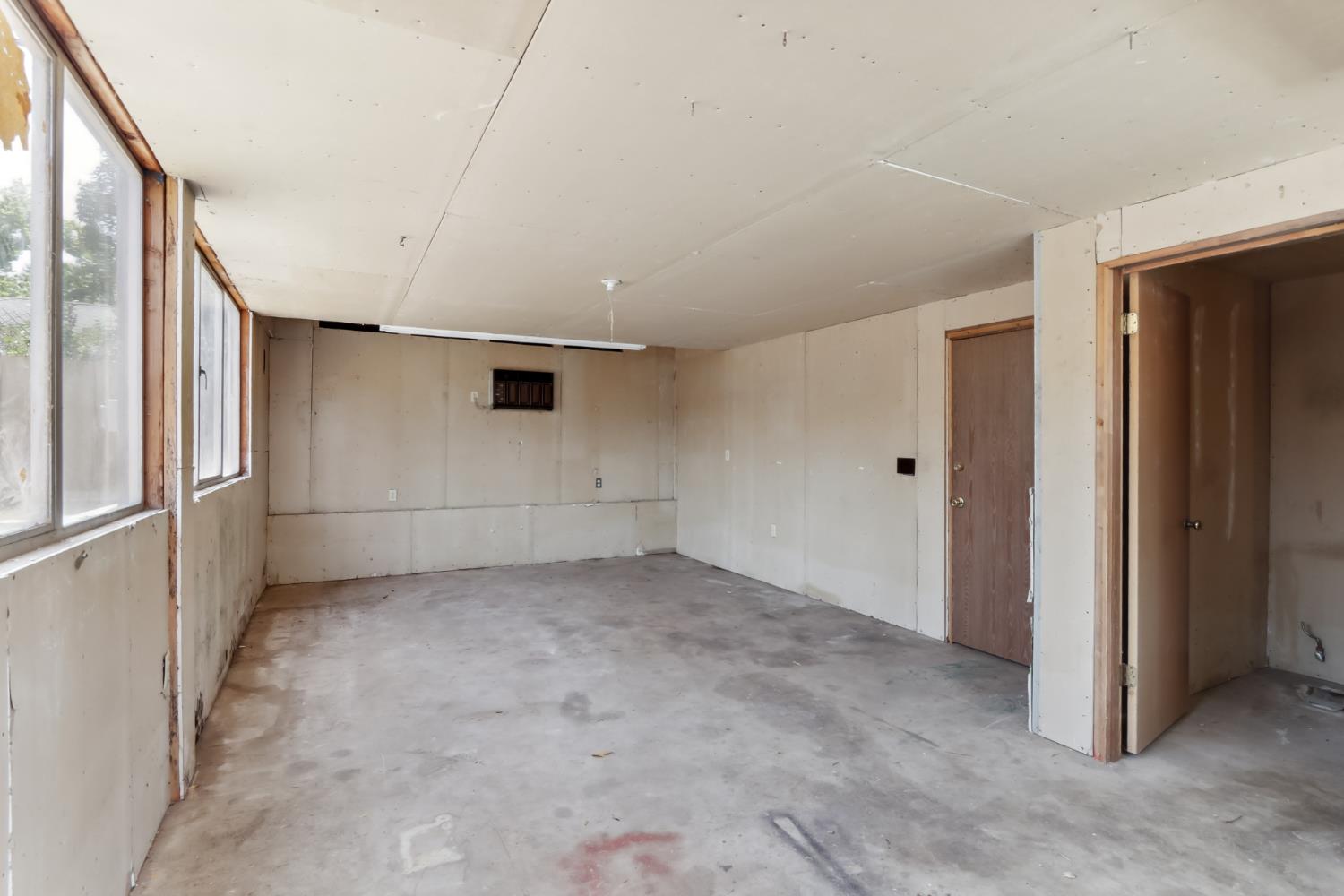 Detail Gallery Image 38 of 59 For 5250 71st St, Sacramento,  CA 95820 - 3 Beds | 1 Baths