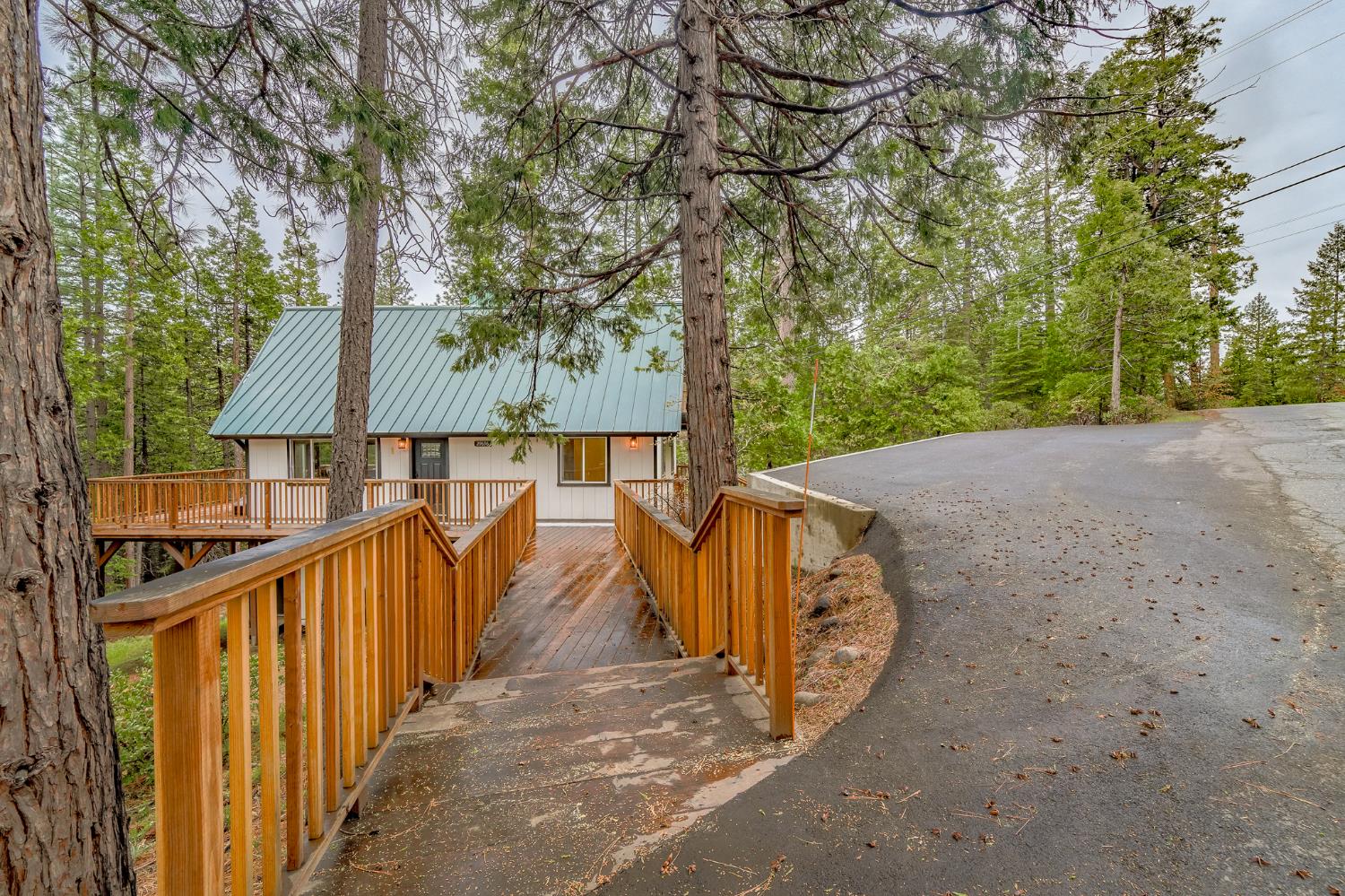 Detail Gallery Image 4 of 62 For 29696 Lassen Dr, Long Barn,  CA 95335 - 2 Beds | 2 Baths
