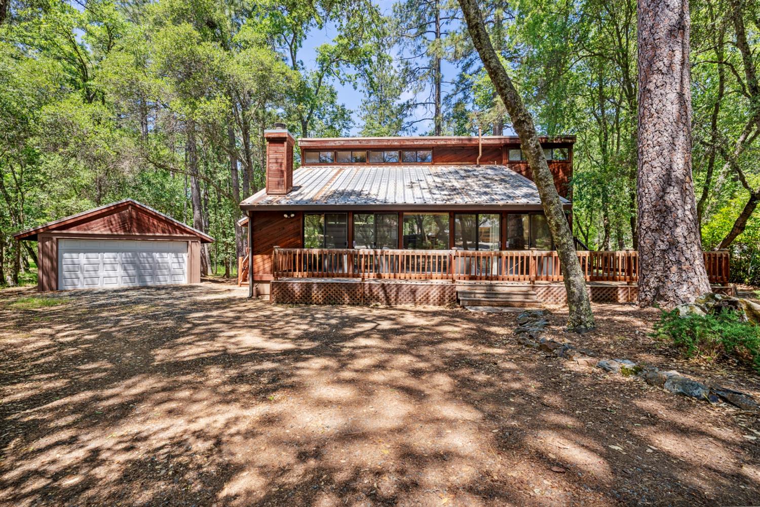 Detail Gallery Image 1 of 38 For 17836 Oriole Ct, Penn Valley,  CA 95946 - 2 Beds | 2 Baths