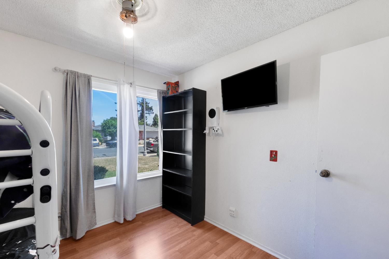 Detail Gallery Image 21 of 38 For 319 Valleywood Dr, Woodland,  CA 95695 - 3 Beds | 2 Baths