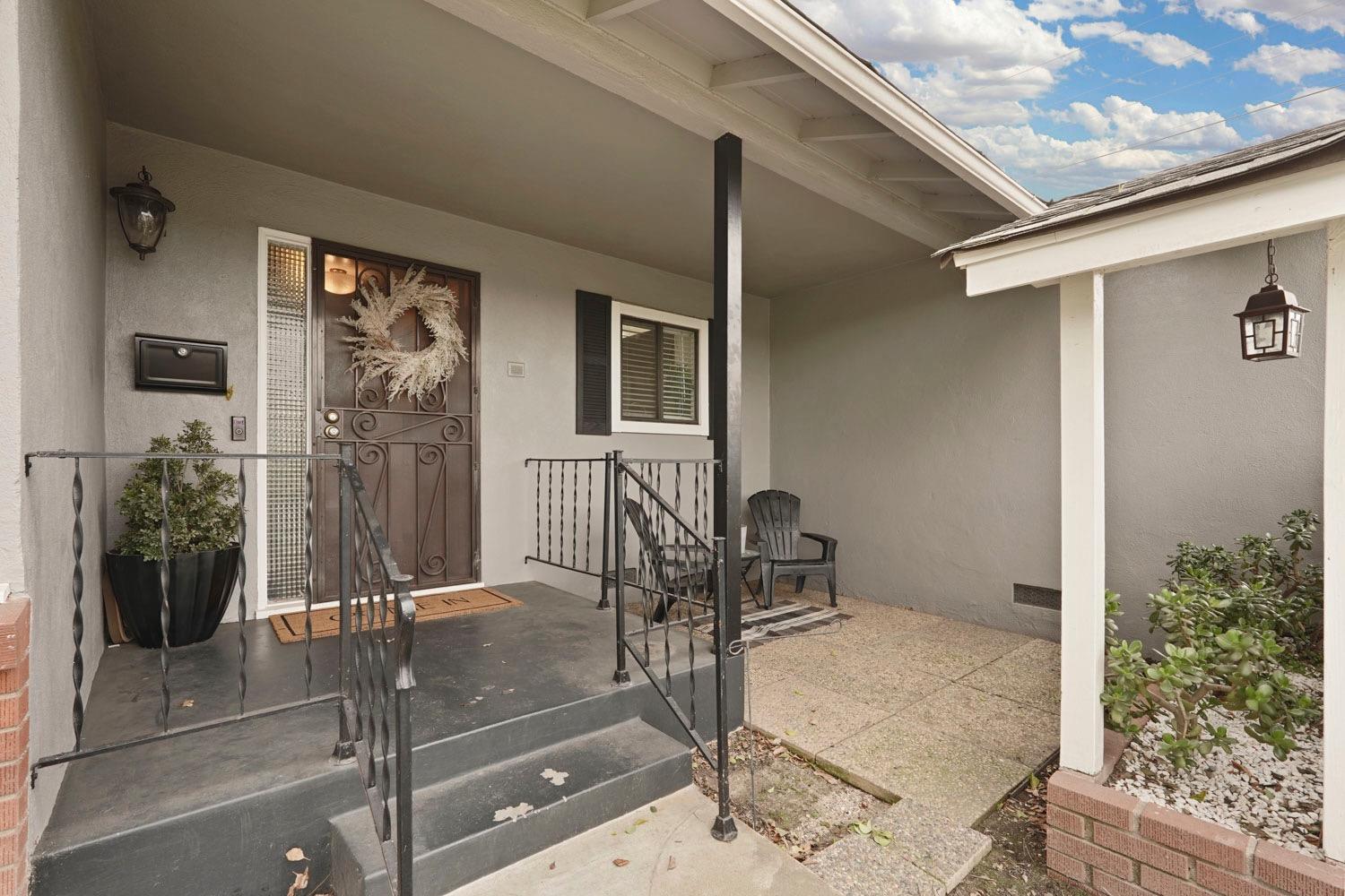 Detail Gallery Image 6 of 42 For 1118 Hawthorne Ave, Modesto,  CA 95350 - 3 Beds | 2 Baths