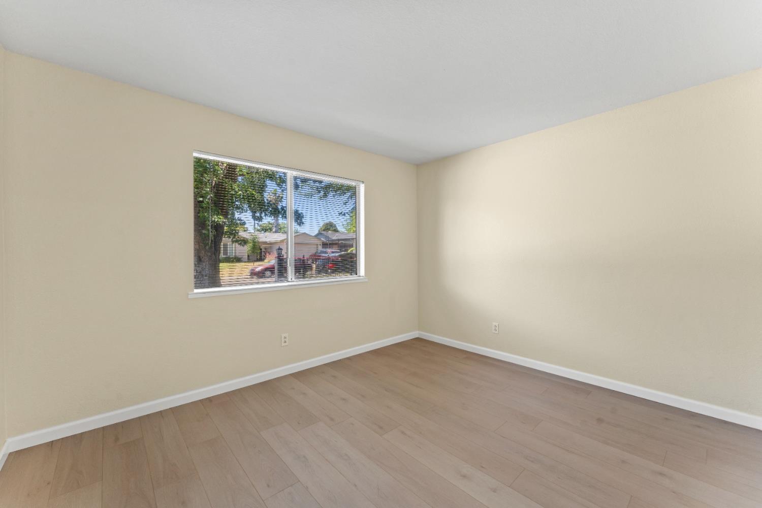 Detail Gallery Image 14 of 28 For 6112 Longfellow Way, Sacramento,  CA 95842 - 3 Beds | 1 Baths