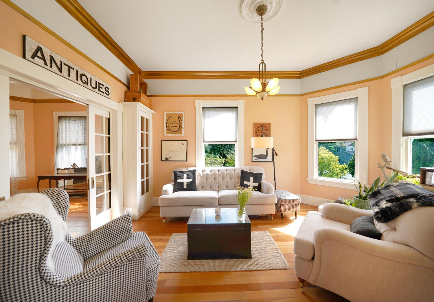 Detail Gallery Image 5 of 64 For 315 Pleasant St, Grass Valley,  CA 95945 - 3 Beds | 2/1 Baths