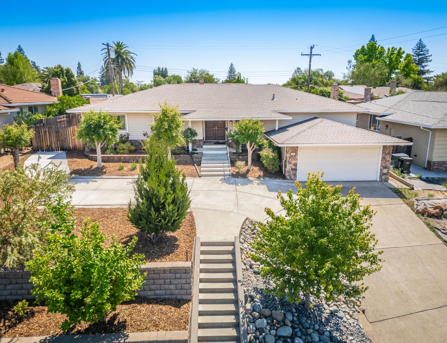 Detail Gallery Image 3 of 65 For 5612 Jolly Ct, Fair Oaks,  CA 95628 - 3 Beds | 2 Baths
