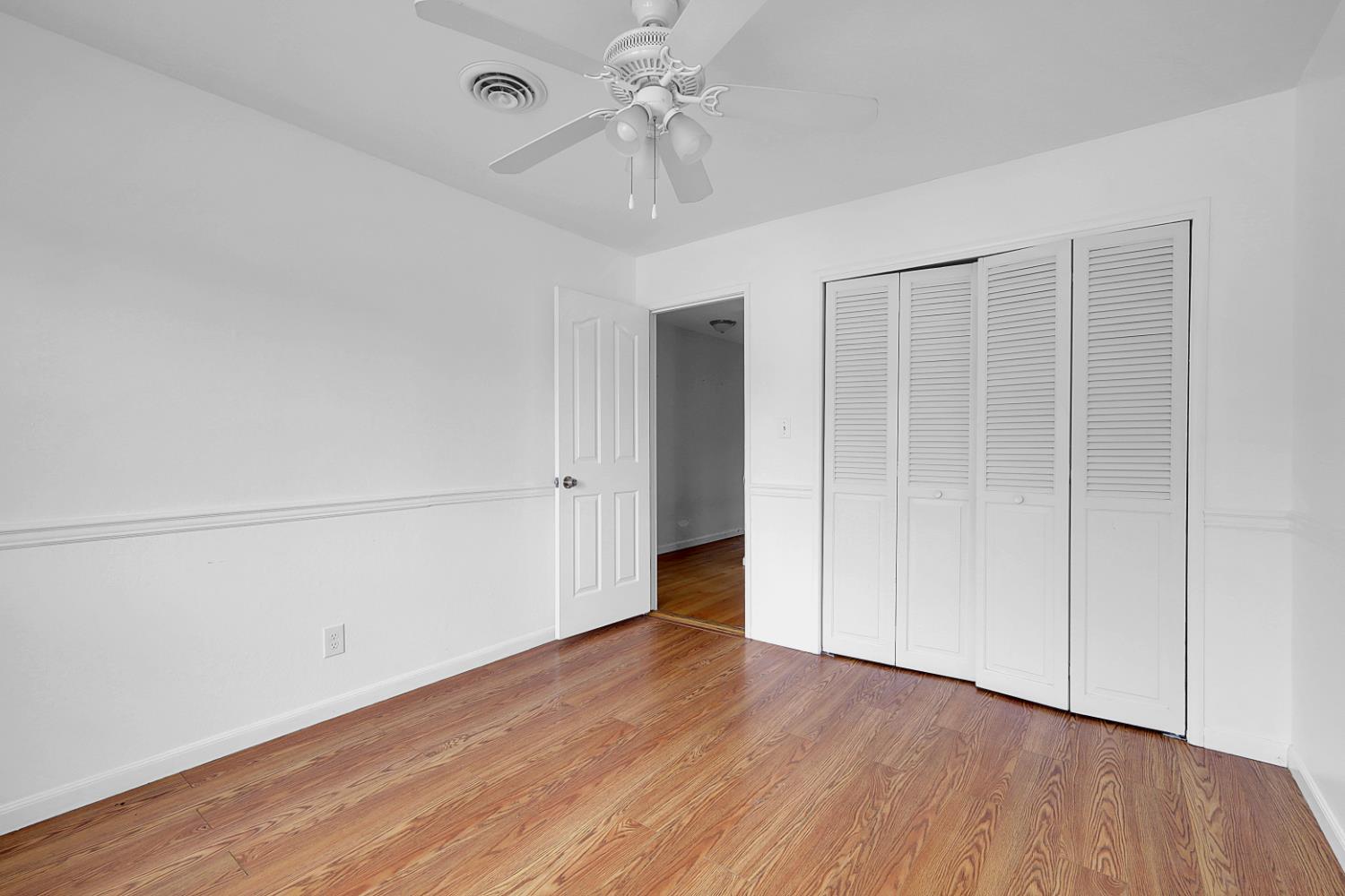 Detail Gallery Image 5 of 25 For 1440 Peach Tree Ln, Yuba City,  CA 95993 - 3 Beds | 2 Baths