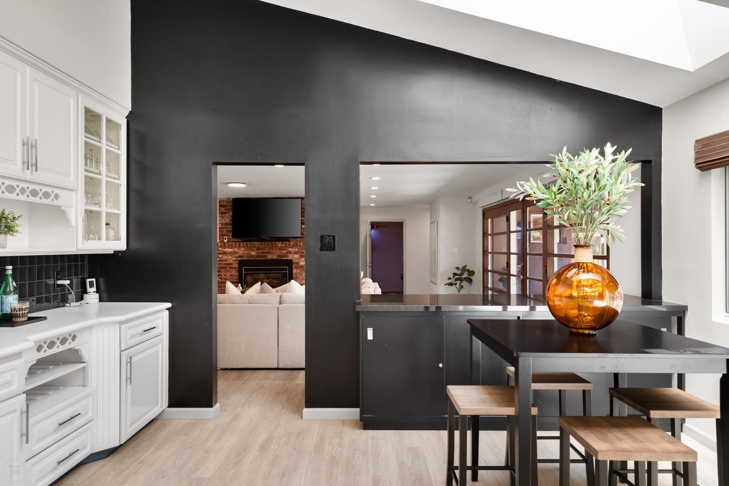 Detail Gallery Image 32 of 97 For 3221 Country Club Blvd, Stockton,  CA 95204 - 4 Beds | 3/1 Baths