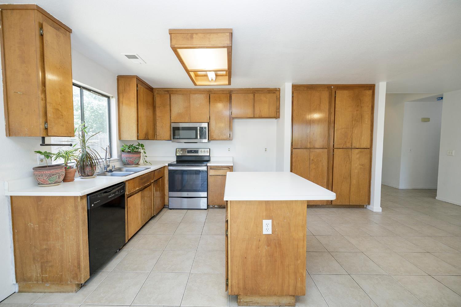 Detail Gallery Image 12 of 34 For 2609 Finlandia Ave, Modesto,  CA 95358 - 3 Beds | 2 Baths