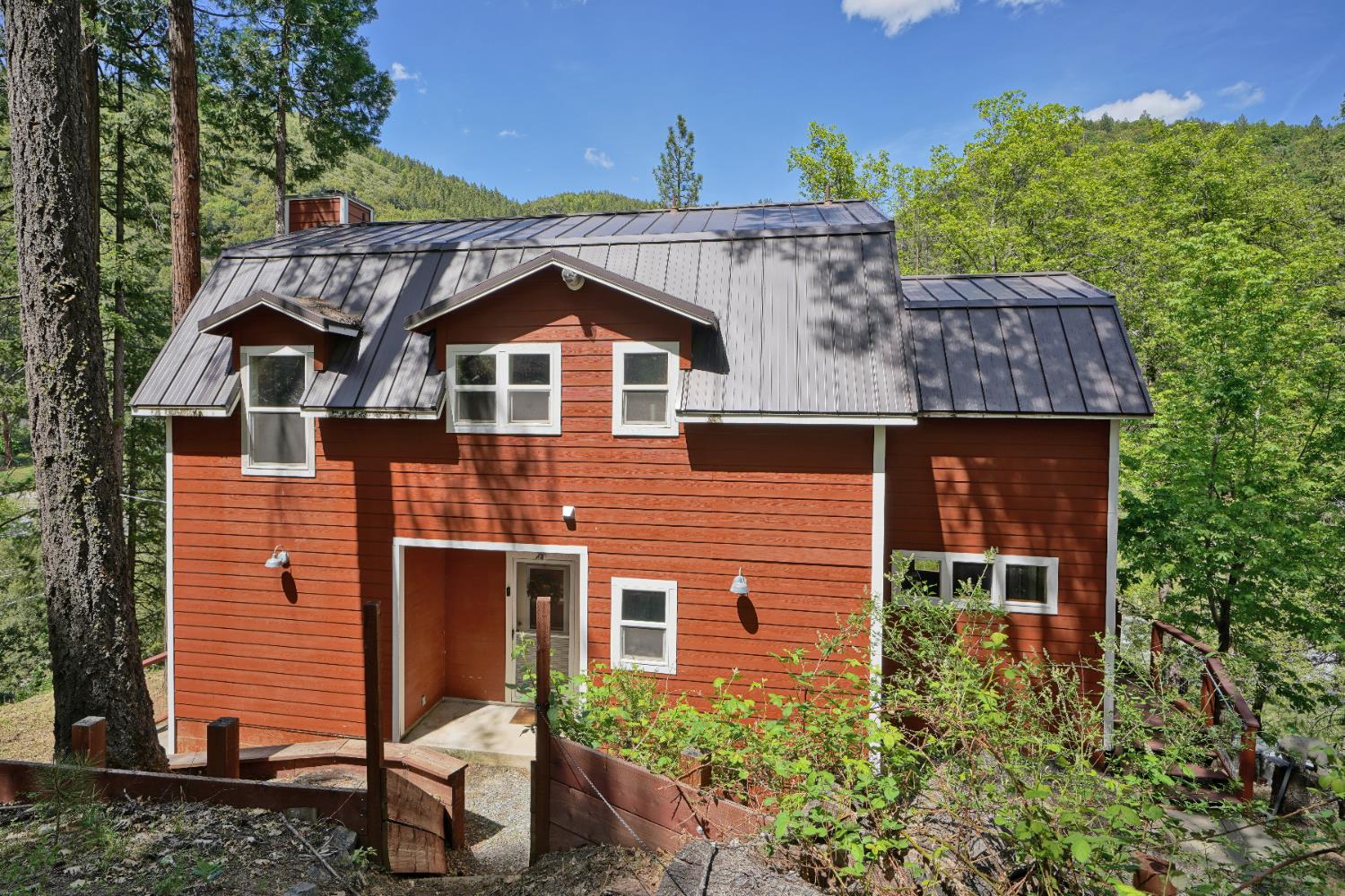 Detail Gallery Image 1 of 67 For 10870 Riverton Ln, Pollock Pines,  CA 95726 - 4 Beds | 2 Baths