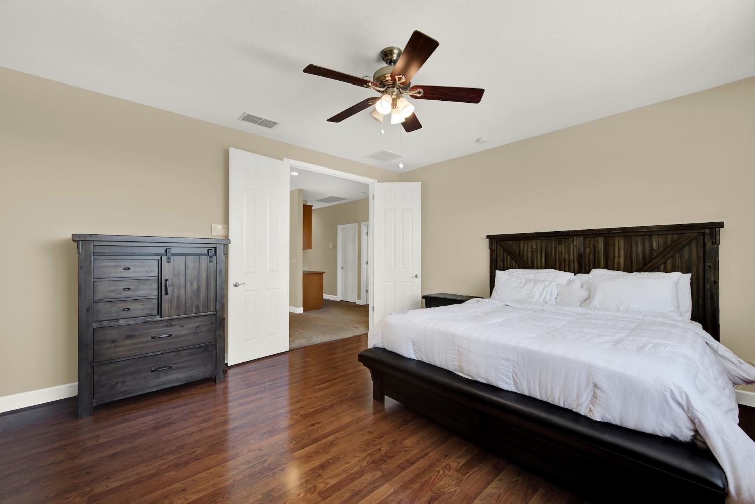 Mandarin Street, Woodland, California image 25