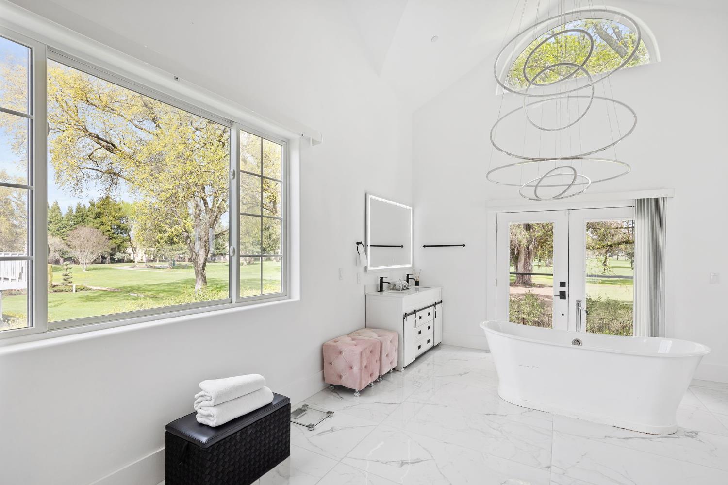 Detail Gallery Image 46 of 93 For 9425 S Wales Way, Elk Grove,  CA 95758 - 5 Beds | 5/1 Baths