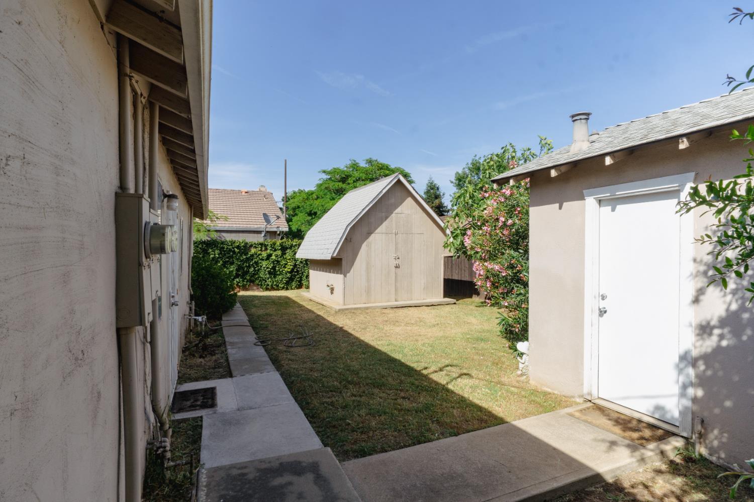 Detail Gallery Image 62 of 66 For 1070 E 23rd St, Merced,  CA 95340 - 3 Beds | 2 Baths