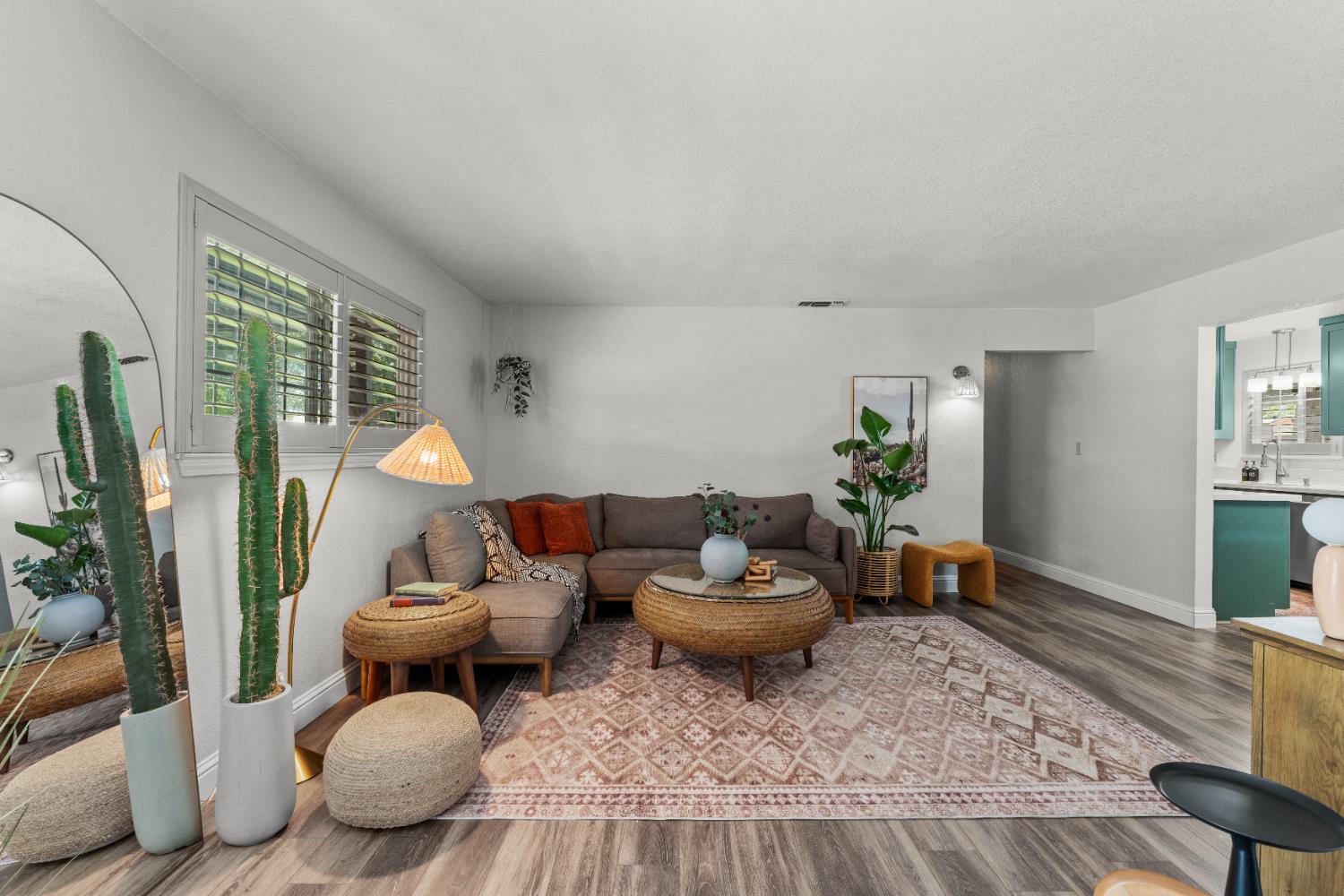 Detail Gallery Image 4 of 63 For 7242 22nd St, Rio Linda,  CA 95673 - 3 Beds | 2 Baths