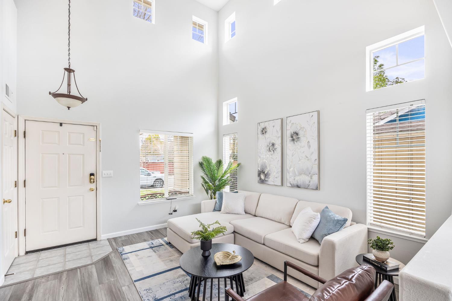 Detail Gallery Image 9 of 45 For 2111 Bridle Creek Cir, Tracy,  CA 95377 - 3 Beds | 2/1 Baths