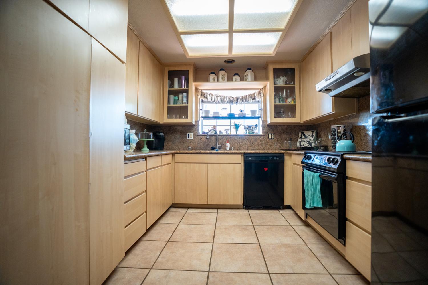 Detail Gallery Image 8 of 23 For 1429 Don Pedro Rd, Ceres,  CA 95307 - 4 Beds | 2 Baths