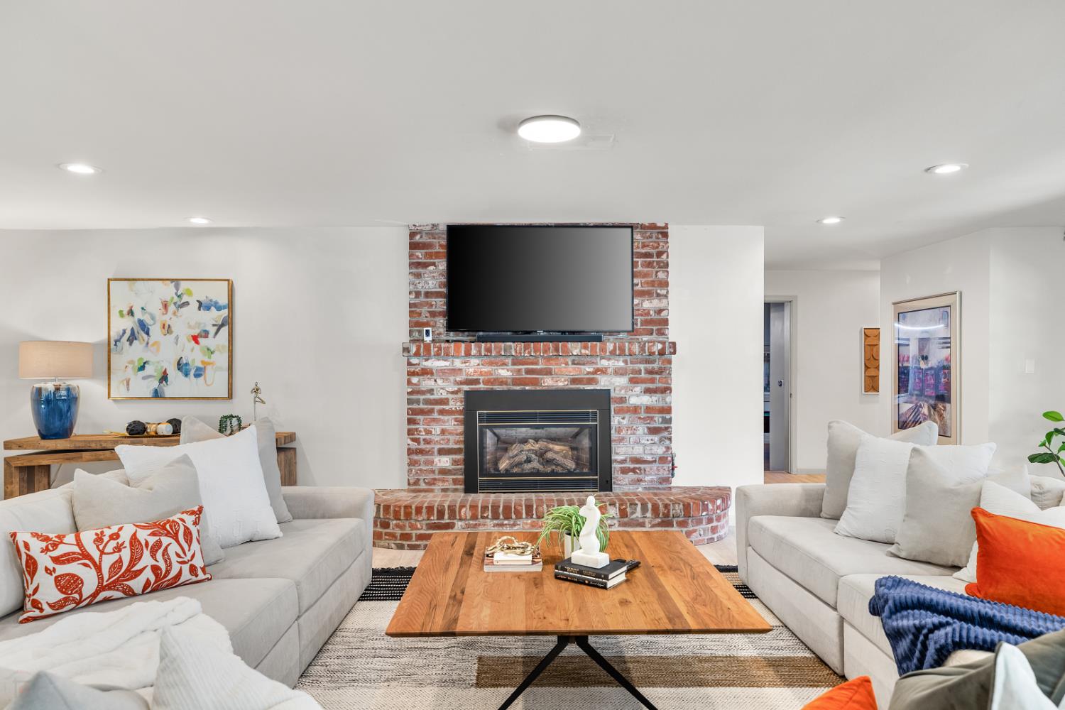 Detail Gallery Image 19 of 97 For 3221 Country Club Blvd, Stockton,  CA 95204 - 4 Beds | 3/1 Baths