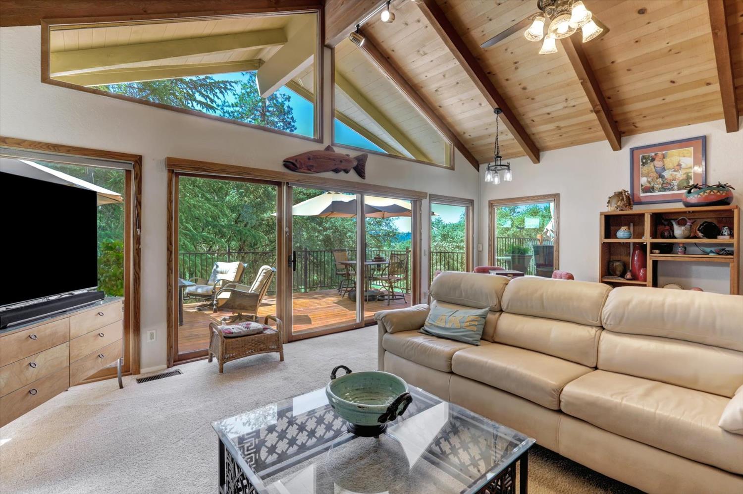 Detail Gallery Image 25 of 60 For 17789 Jayhawk Dr, Penn Valley,  CA 95946 - 3 Beds | 3 Baths