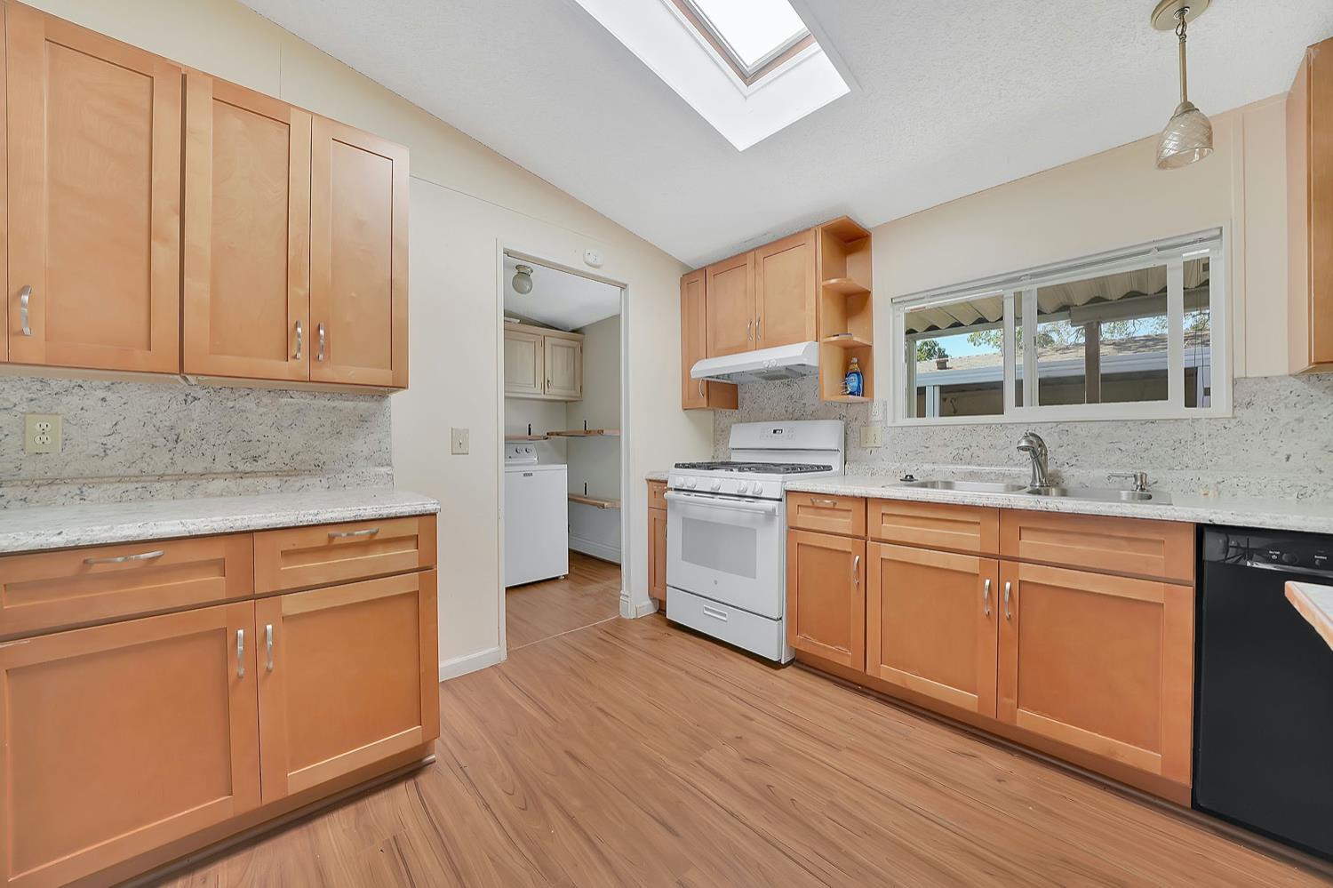Detail Gallery Image 14 of 58 For 5928 Oak Dr, Ione,  CA 95640 - 3 Beds | 2 Baths