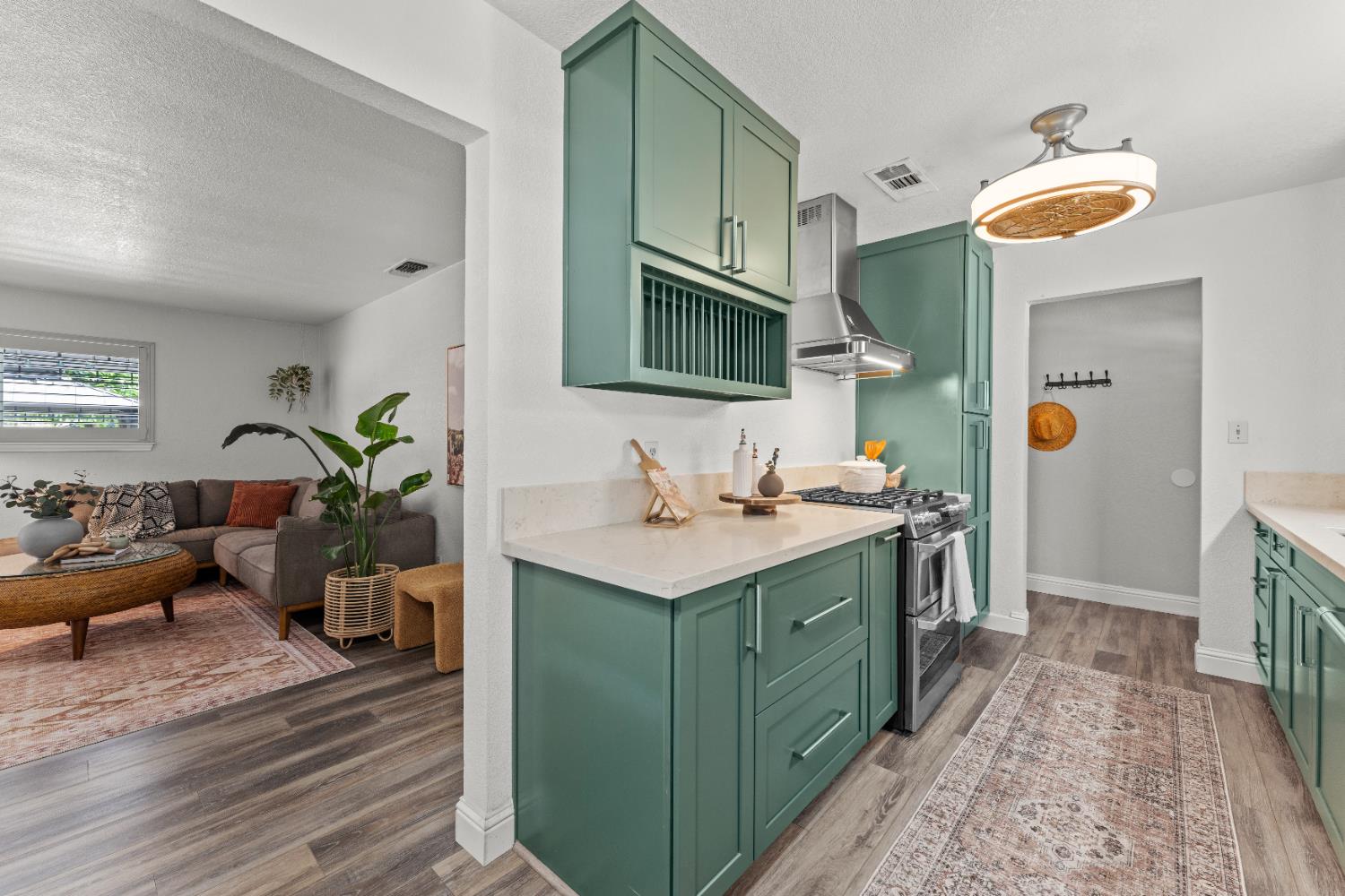 Detail Gallery Image 7 of 63 For 7242 22nd St, Rio Linda,  CA 95673 - 3 Beds | 2 Baths