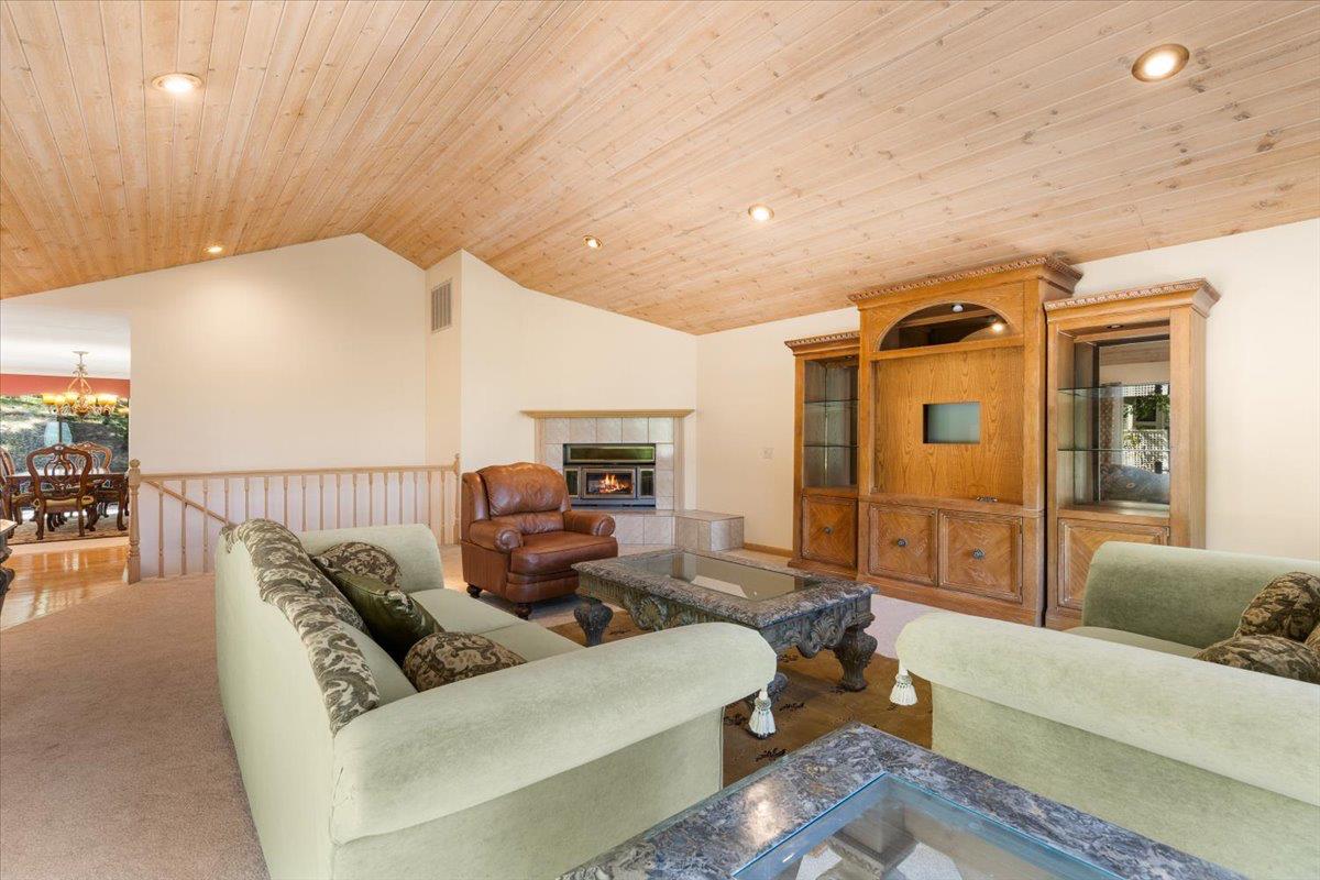 Detail Gallery Image 16 of 51 For 18610 Jayhawk Dr, Penn Valley,  CA 95946 - 4 Beds | 3 Baths