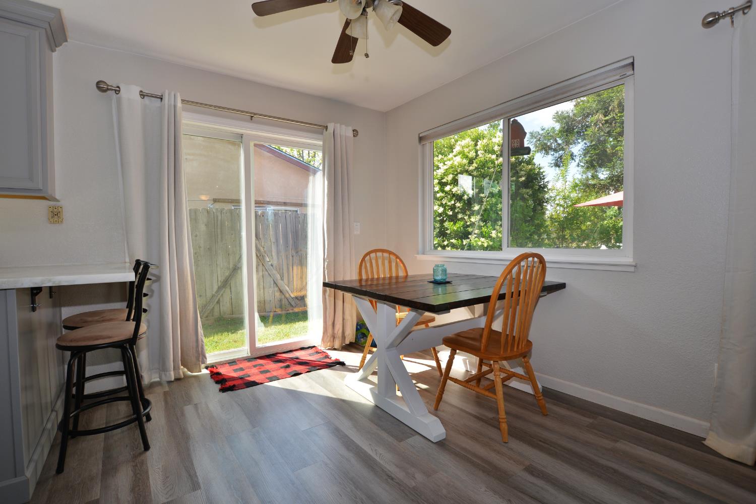 Detail Gallery Image 4 of 16 For 845 Saint Andrews Dr #8,  Valley Springs,  CA 95252 - 2 Beds | 2 Baths