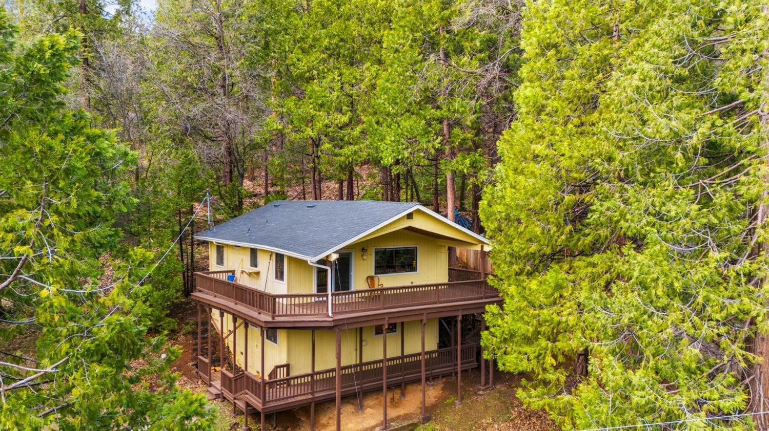 Detail Gallery Image 1 of 17 For 22440 N Tuolumne Rd, Twain Harte,  CA 95383 - 3 Beds | 2 Baths