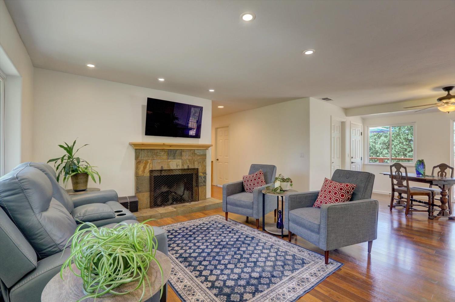 Detail Gallery Image 13 of 88 For 2500 N Lakewood Dr, Meadow Vista,  CA 95722 - 3 Beds | 2/1 Baths