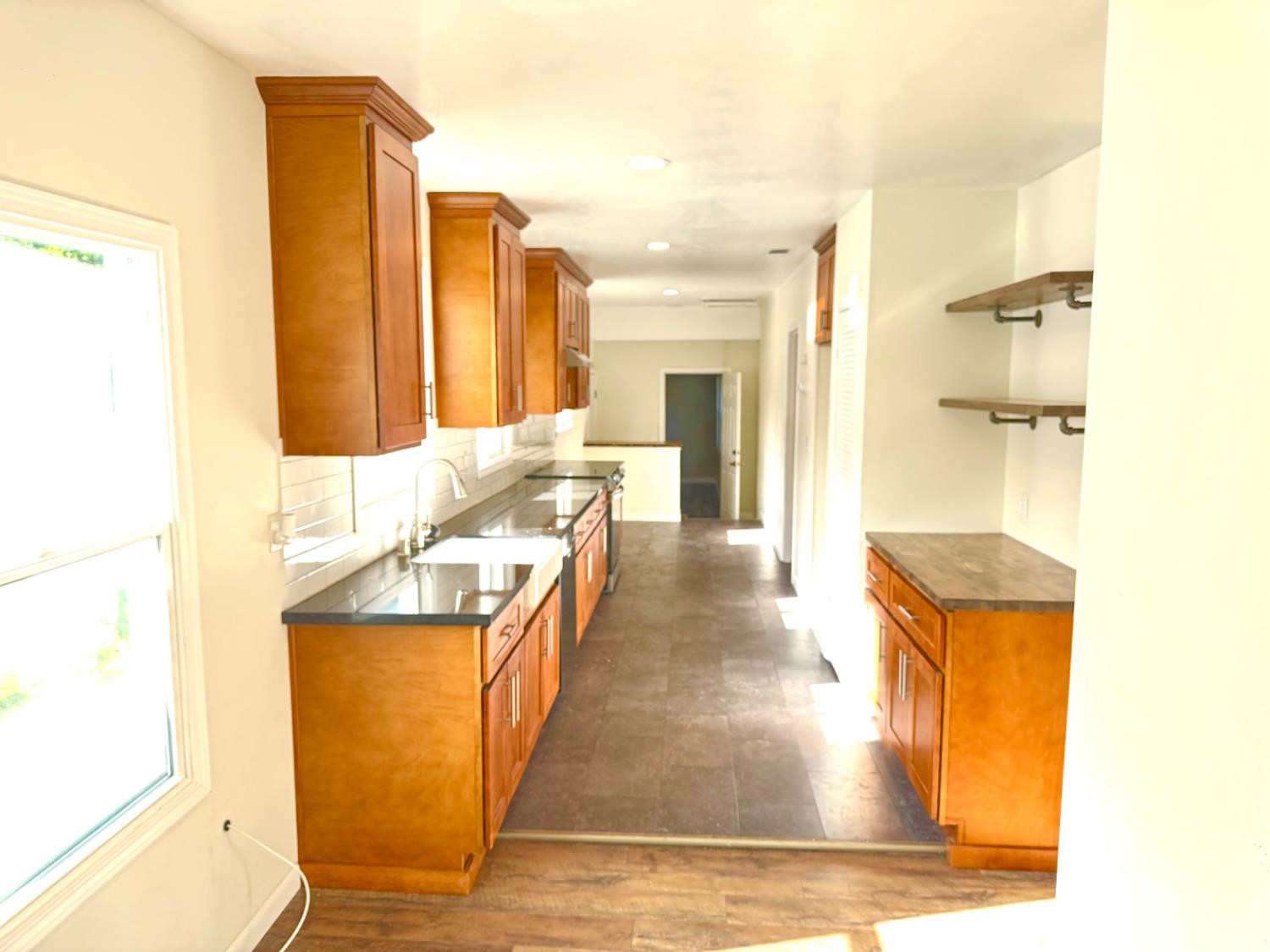 Detail Gallery Image 3 of 20 For 209 4th St, Isleton,  CA 95641 - 3 Beds | 1 Baths