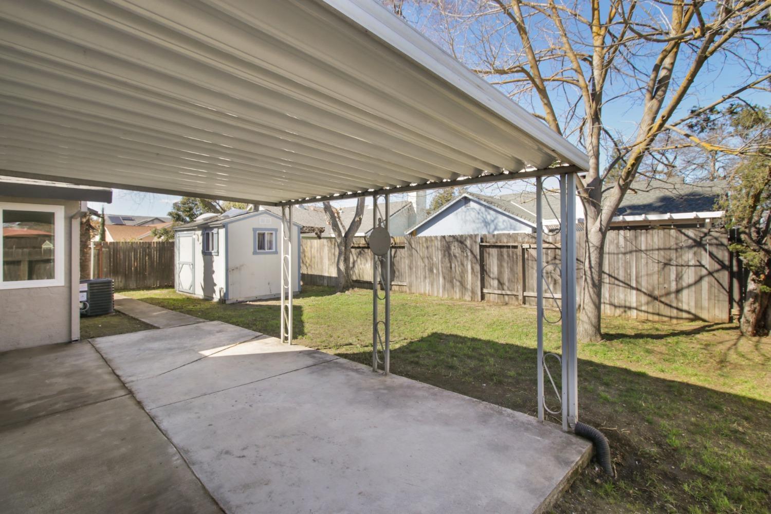 Detail Gallery Image 30 of 38 For 8237 Auberry Dr, Sacramento,  CA 95828 - 3 Beds | 2 Baths
