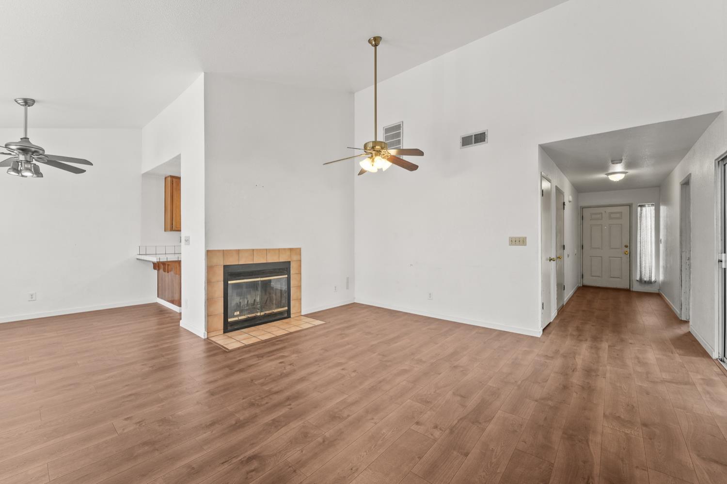 Detail Gallery Image 12 of 34 For 3428 Waynesboro Dr, Ceres,  CA 95307 - 3 Beds | 2 Baths