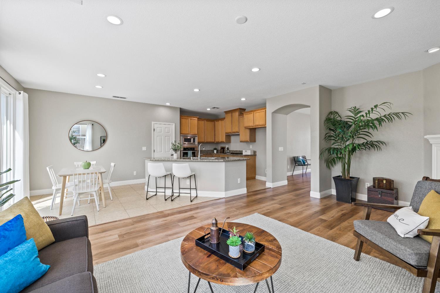 Detail Gallery Image 8 of 34 For 5425 Mossy Stone Way, Rancho Cordova,  CA 95742 - 3 Beds | 2 Baths