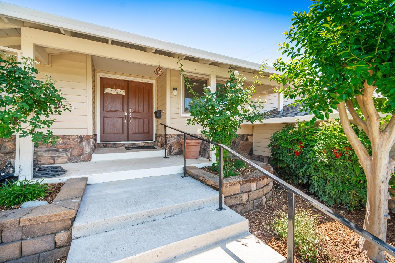 Detail Gallery Image 6 of 65 For 5612 Jolly Ct, Fair Oaks,  CA 95628 - 3 Beds | 2 Baths