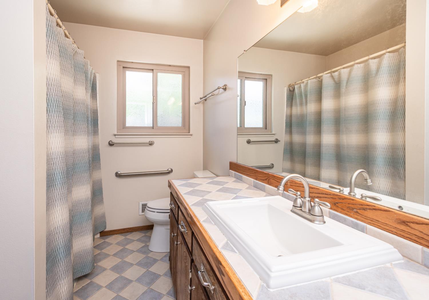 Detail Gallery Image 39 of 65 For 5612 Jolly Ct, Fair Oaks,  CA 95628 - 3 Beds | 2 Baths