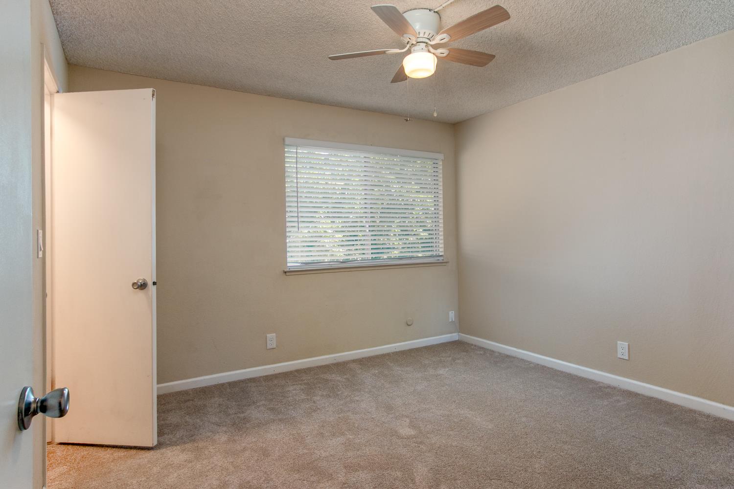 Photo #13: 225064709 Listing: Photo #13