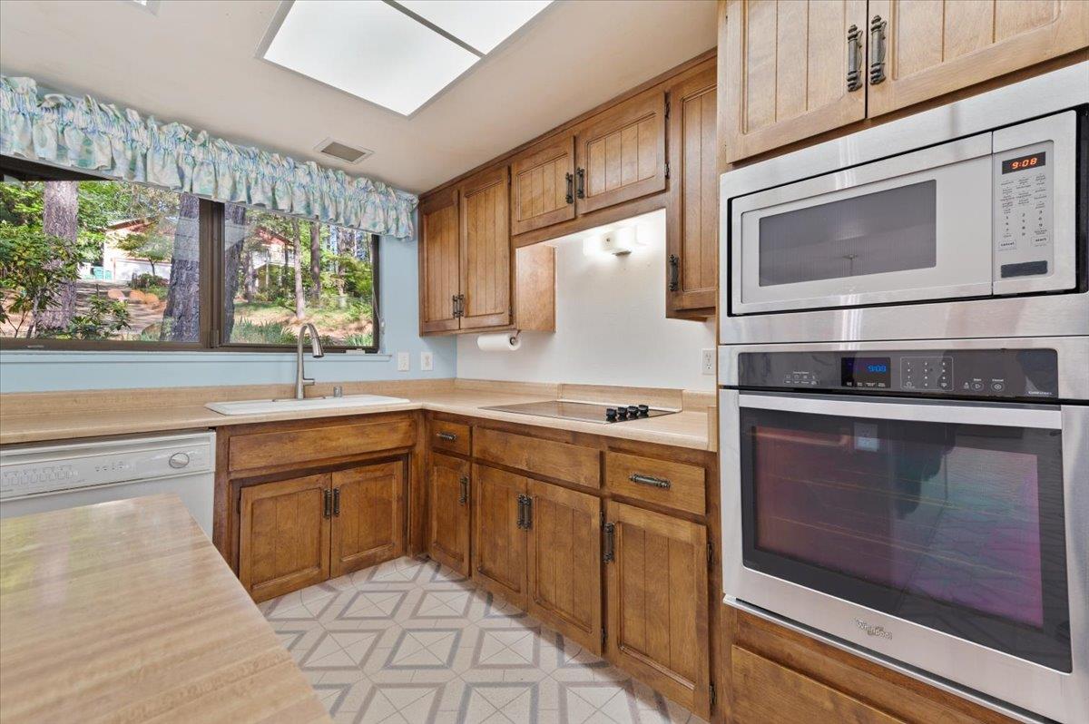 Detail Gallery Image 12 of 50 For 16559 Joey Ct, Grass Valley,  CA 95949 - 3 Beds | 2 Baths