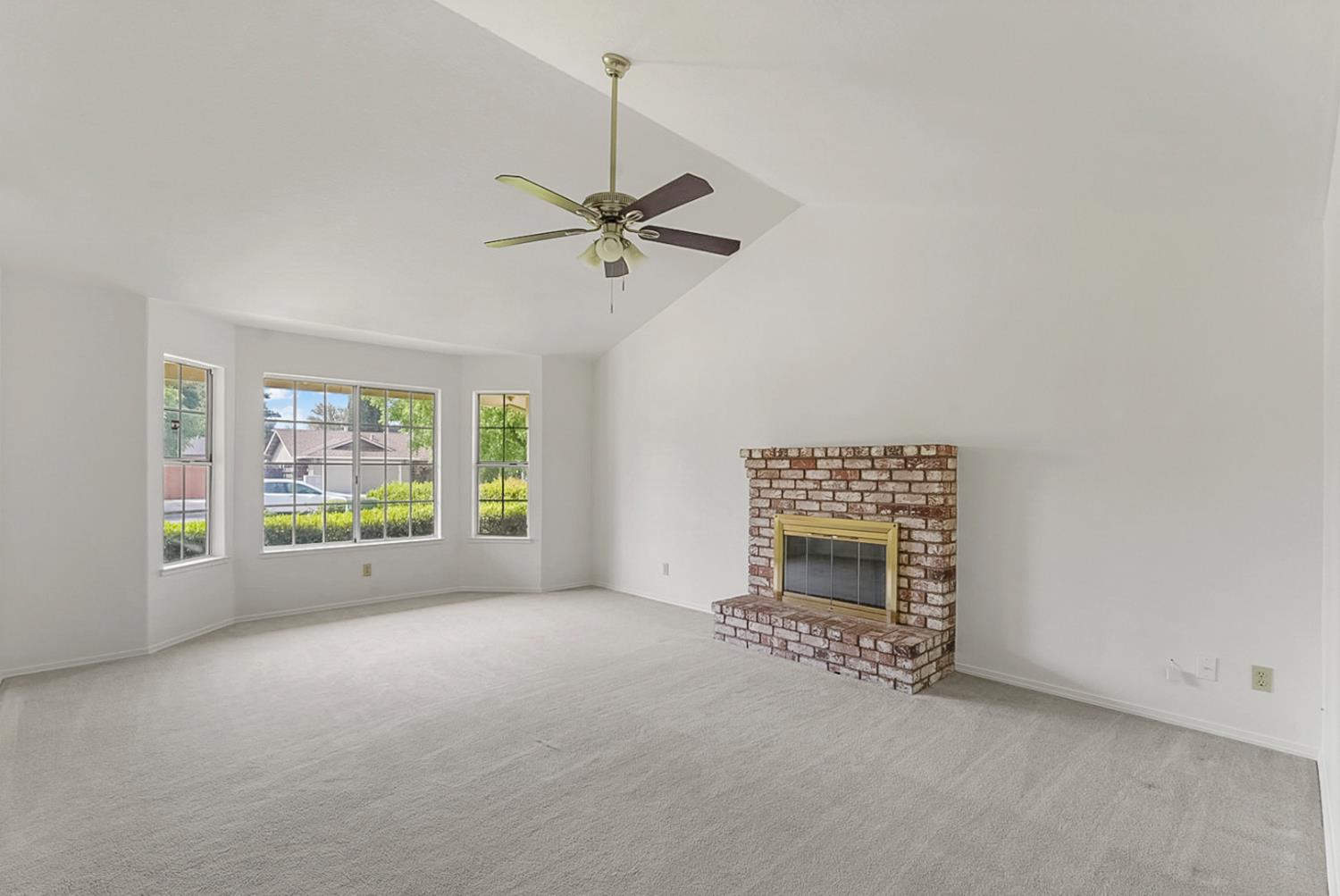 Detail Gallery Image 7 of 32 For 1011 Georgetown Ave, Turlock,  CA 95382 - 4 Beds | 2 Baths