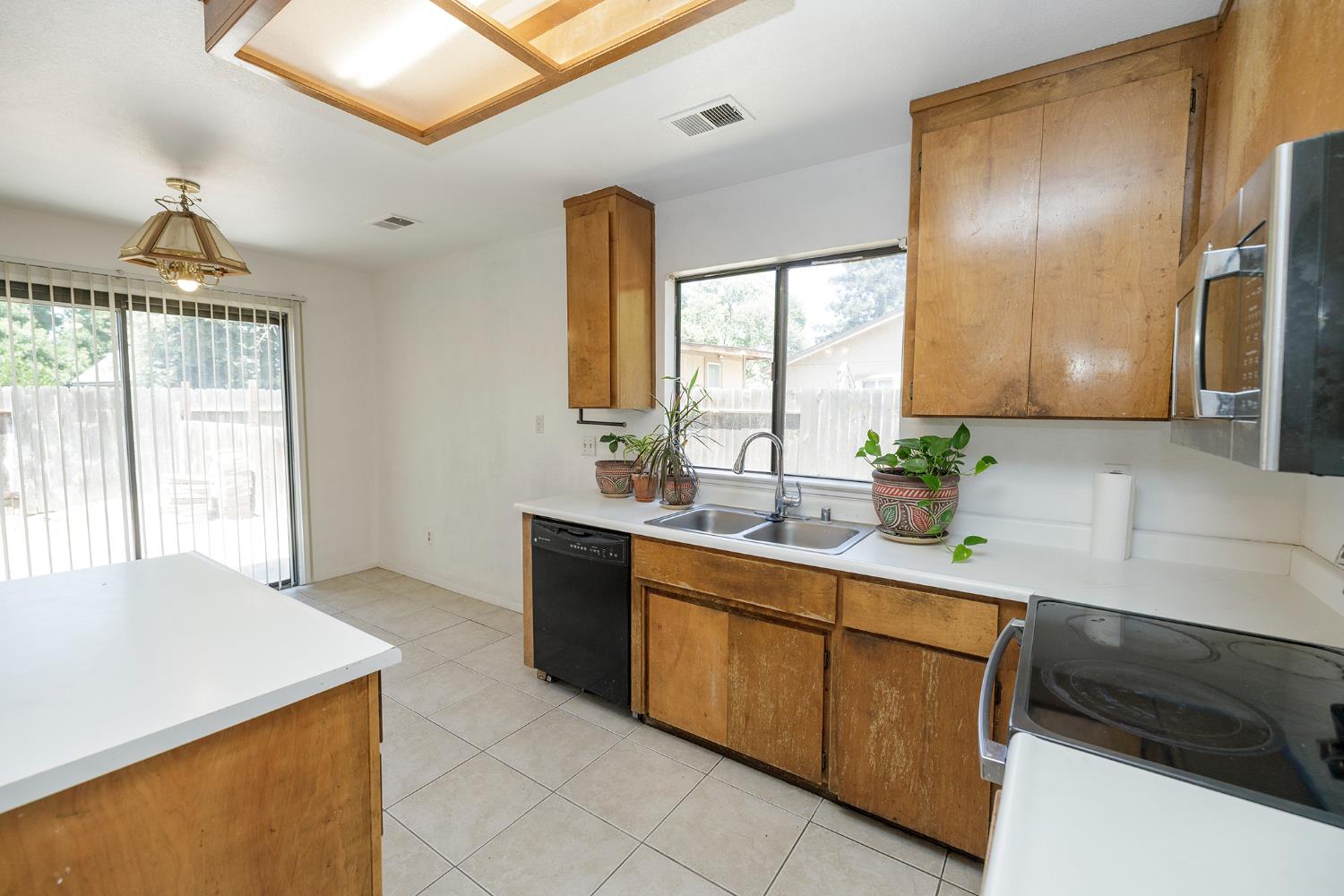 Detail Gallery Image 13 of 34 For 2609 Finlandia Ave, Modesto,  CA 95358 - 3 Beds | 2 Baths