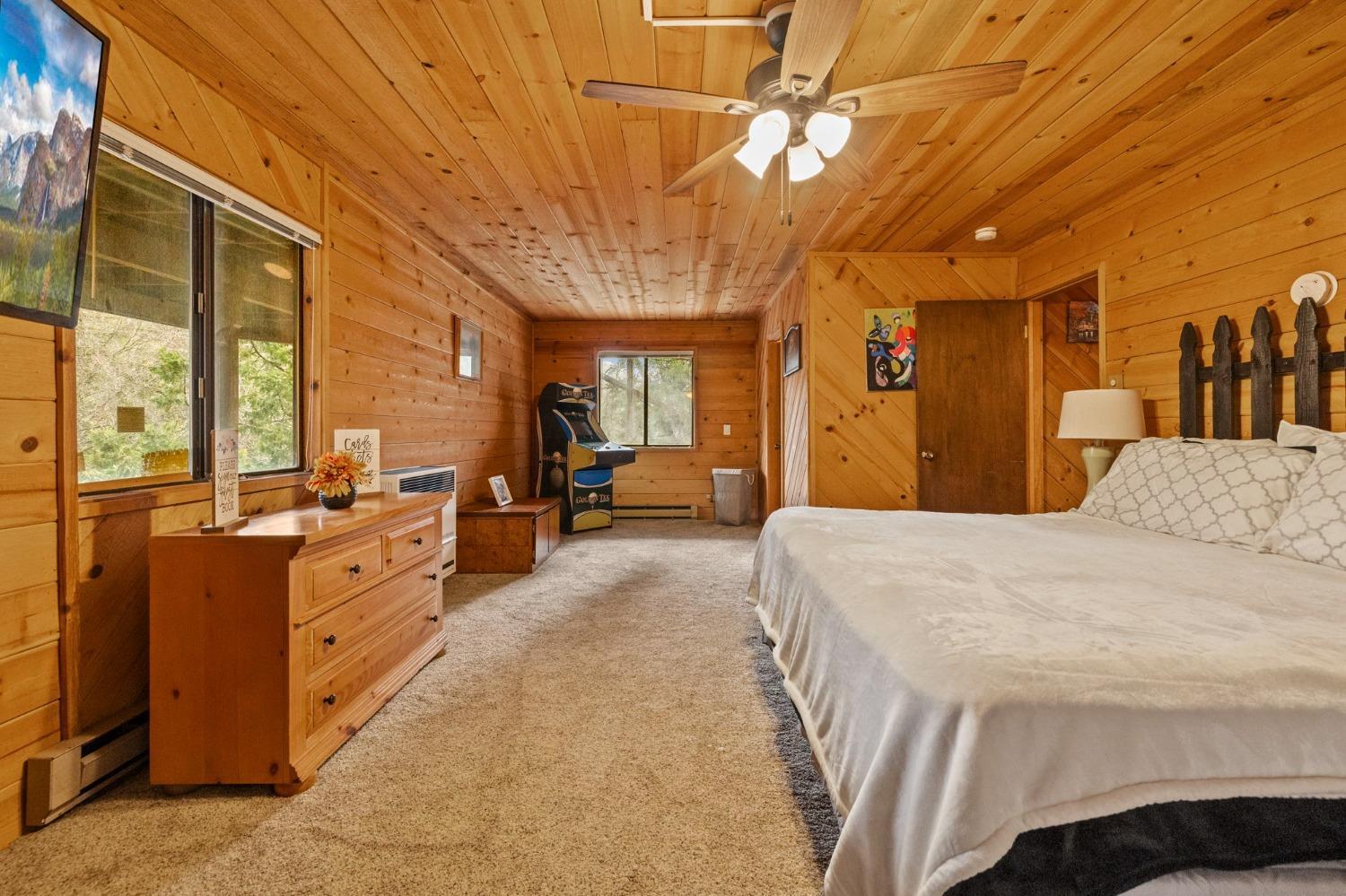 Detail Gallery Image 9 of 17 For 22440 N Tuolumne Rd, Twain Harte,  CA 95383 - 3 Beds | 2 Baths